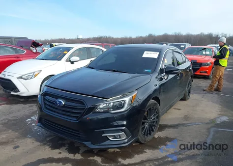 2018 Subaru Legacy 2.5I Premium из США, поврежденный, VIN 4S3BNAF63J3040505